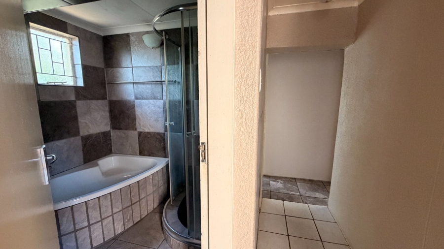 5 Bedroom Property for Sale in Die Bult North West